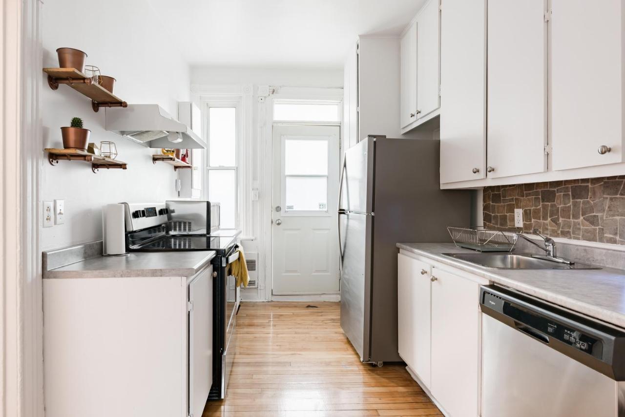 Apartments Near Montreal Olympic Park Экстерьер фото