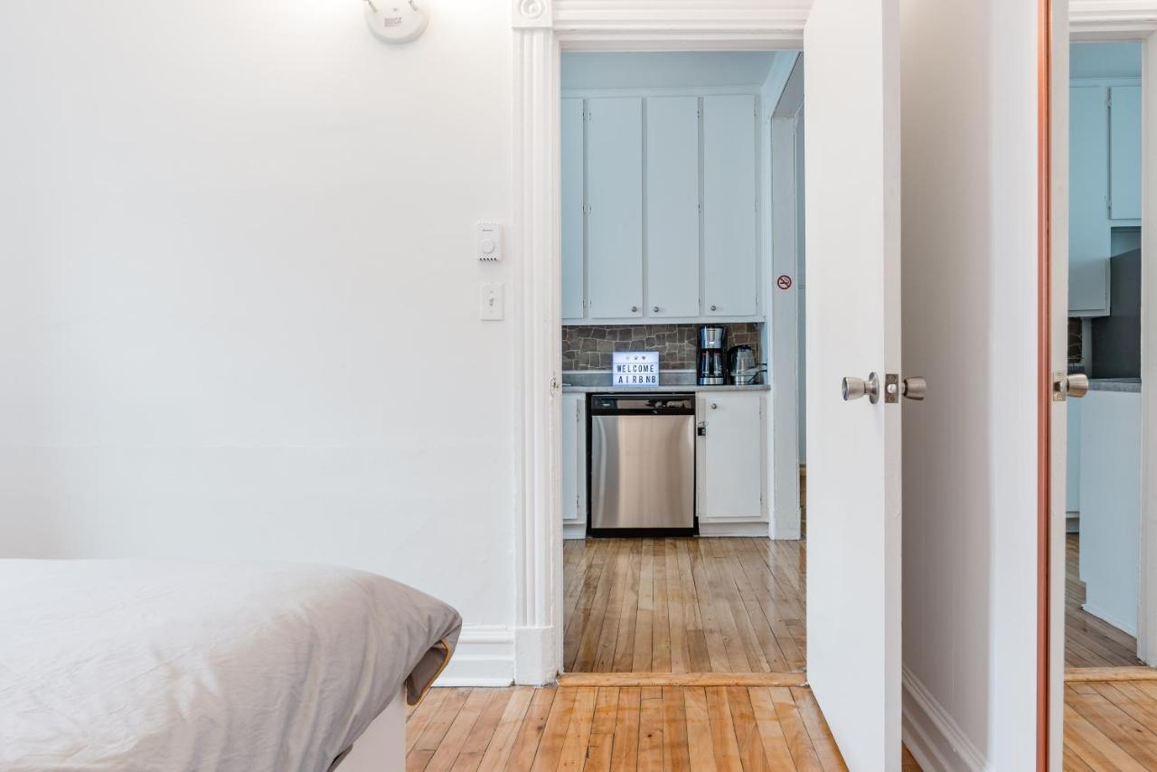 Apartments Near Montreal Olympic Park Экстерьер фото