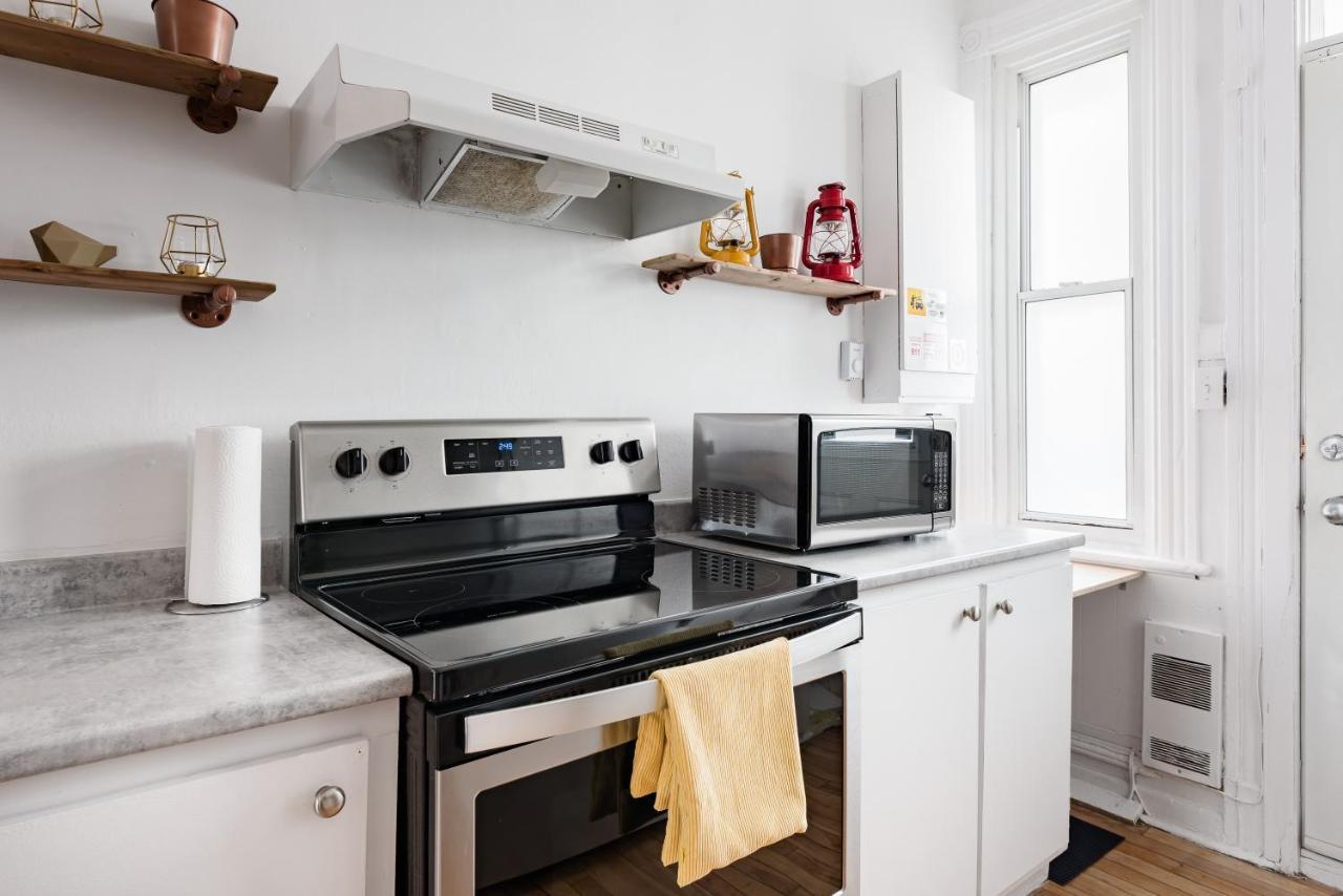 Apartments Near Montreal Olympic Park Экстерьер фото