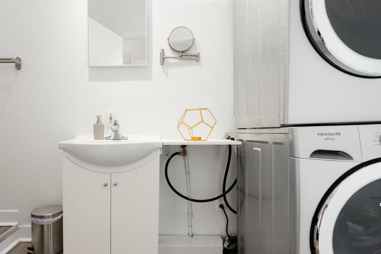 Apartments Near Montreal Olympic Park Экстерьер фото
